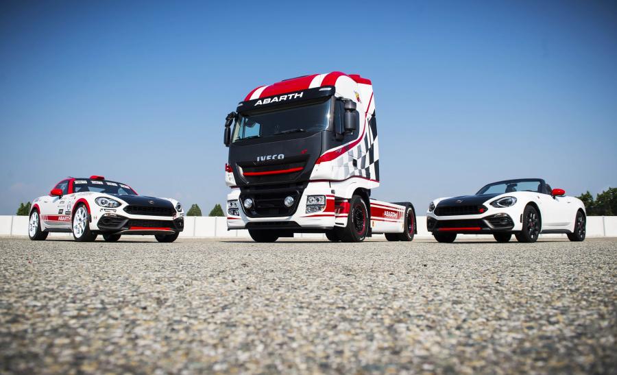  Iveco Stralis 570XP 4x2 Abarth Emotional Truck 2017 года  (фото 5 из 6)